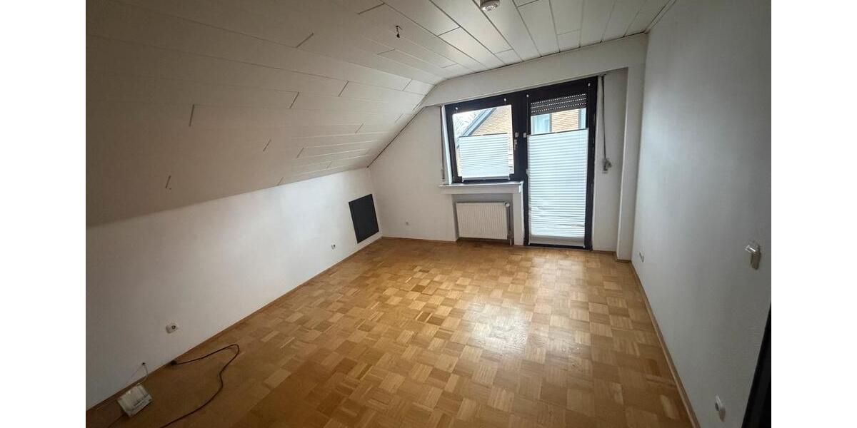 Etagenwohnung Duisburg Rheinhausen - 3 Zimmer, 93 m&sup2;, 1.300&euro; | Angebot:26696745