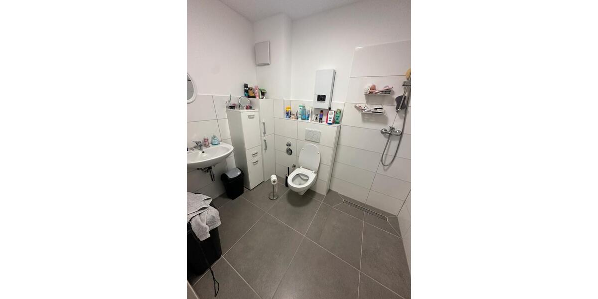 Etagenwohnung Duisburg Mittelmeiderich - 4 Zimmer, 93 m&sup2;, 1.150&euro; | Angebot:26652868