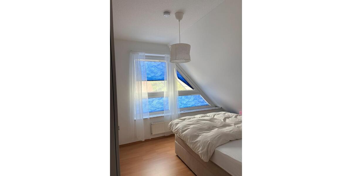 Dachgeschoßwohnung Dinslaken Hiesfeld - 3.5 Zimmer, 89 m&sup2;, 1.135&euro; | Angebot:26664027