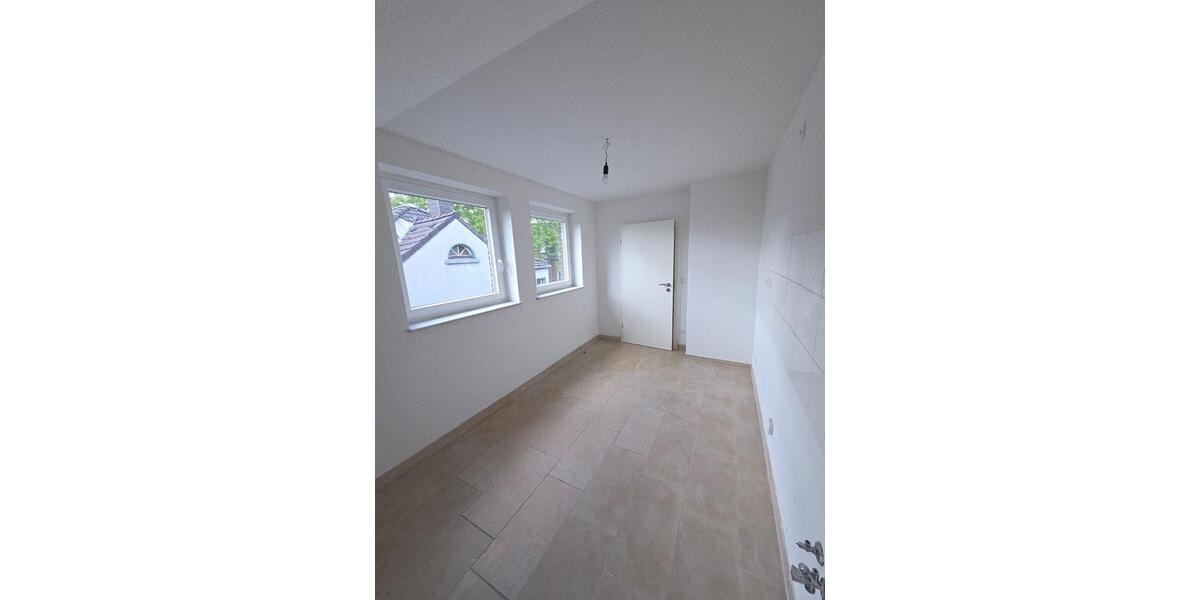 Dachgeschoßwohnung Duisburg Rheinhausen - 2 Zimmer, 45 m&sup2;, 360&euro; | Angebot:26689646