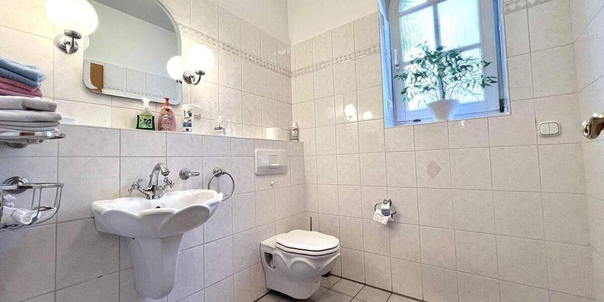 Einfamilienhaus Gladbeck Mitte - 9 Zimmer, 307 m&sup2;, 930.000&euro; | Angebot:25670854