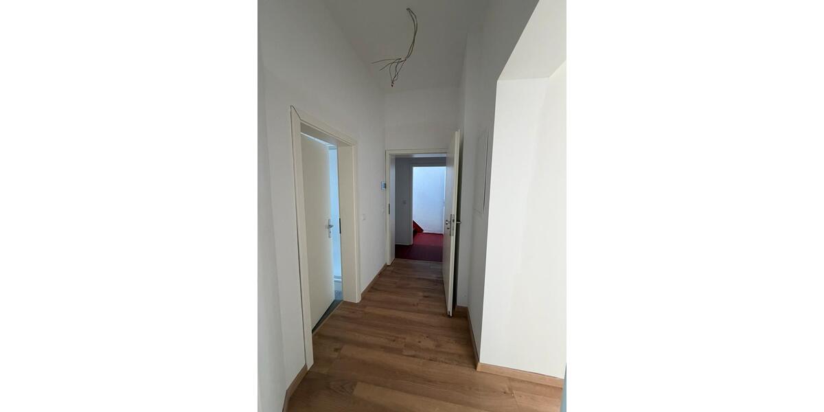 Etagenwohnung Moers - 1 Zimmer, 65 m&sup2;, 1.110&euro; | Angebot:25981088
