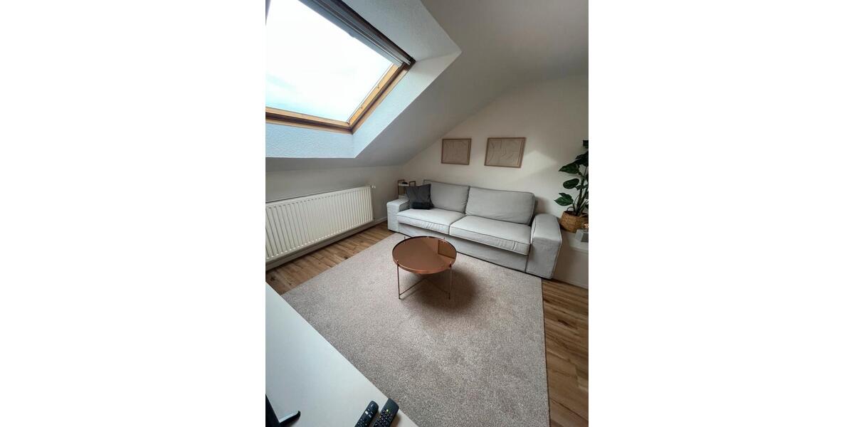 Dachgeschoßwohnung Essen Stadtbezirk II - 2.5 Zimmer, 55 m&sup2;, 890&euro; | Angebot:26007077