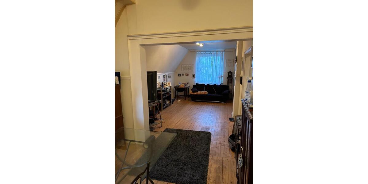 Dachgeschoßwohnung Oberhausen Alstaden - 6 Zimmer, 140 m&sup2;, 190.000&euro; | Angebot:26754336