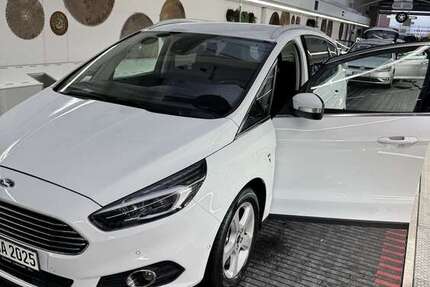 Ford S-Max 121.550 km 18.699 &euro; Duisburg 47053