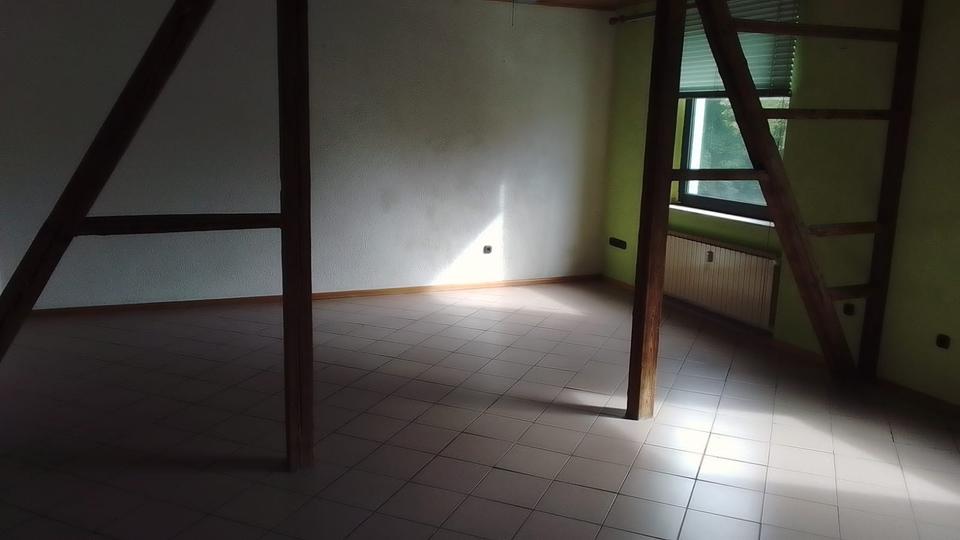Etagenwohnung Moers - 3 Zimmer, 100 m&sup2;, 1.000&euro; | Angebot:26644898