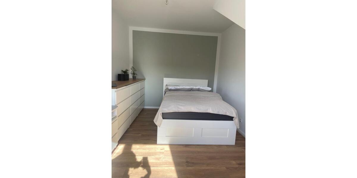 Dachgeschoßwohnung Moers - 2.5 Zimmer, 67 m&sup2;, 195.000&euro; | Angebot:26051235