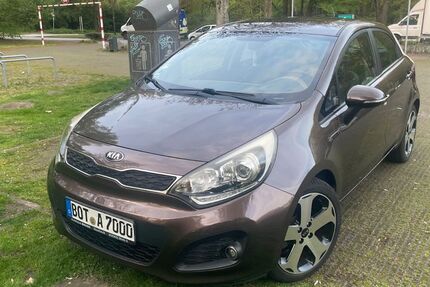 Kia Rio 87.000 km 5.800 &euro; Dinslaken 46537