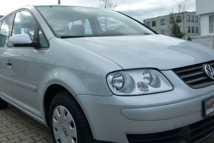 VW Touran 216.860 km 3.099 &euro; Oberhausen 46047