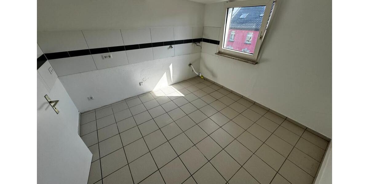 Dachgeschoßwohnung Gelsenkirchen Rotthausen - 3.5 Zimmer, 73 m&sup2;, 490&euro; | Angebot:25867957