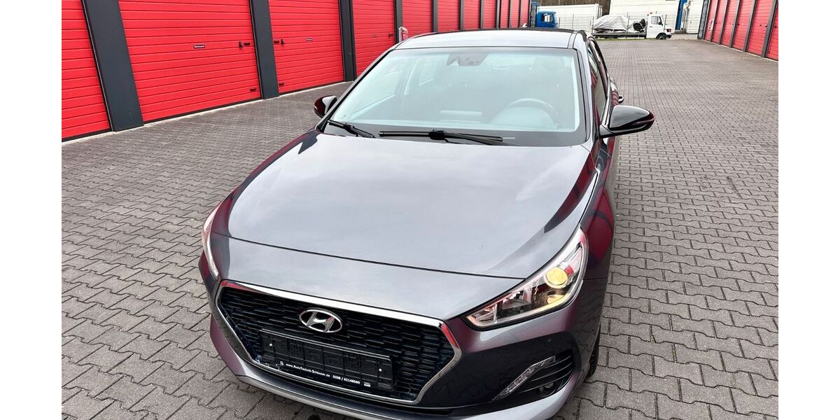 Hyundai i30 116.000 km 11.799 &euro; Oberhausen 46145