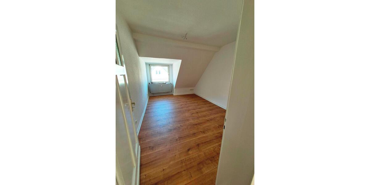 Dachgeschoßwohnung Herne - 3.5 Zimmer, 75 m&sup2;, 560&euro; | Angebot:26033806