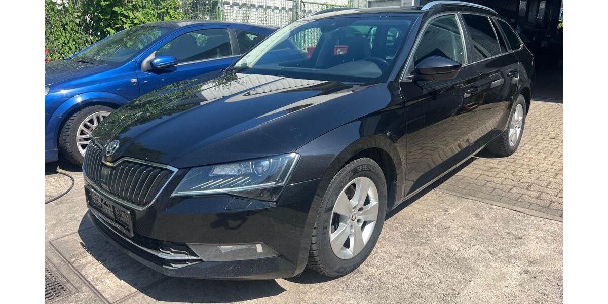 Skoda Superb 277.000 km 9.899 &euro; Bochum 44793