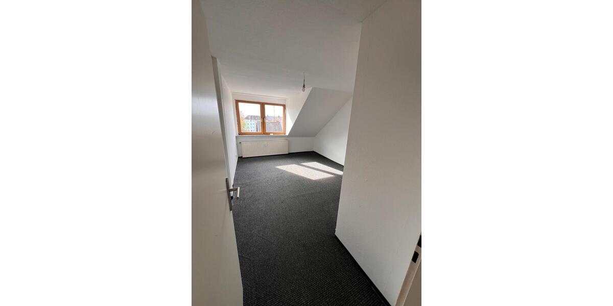 Dachgeschoßwohnung Gelsenkirchen Ückendorf - 3 Zimmer, 80 m&sup2;, 600&euro; | Angebot:25964966