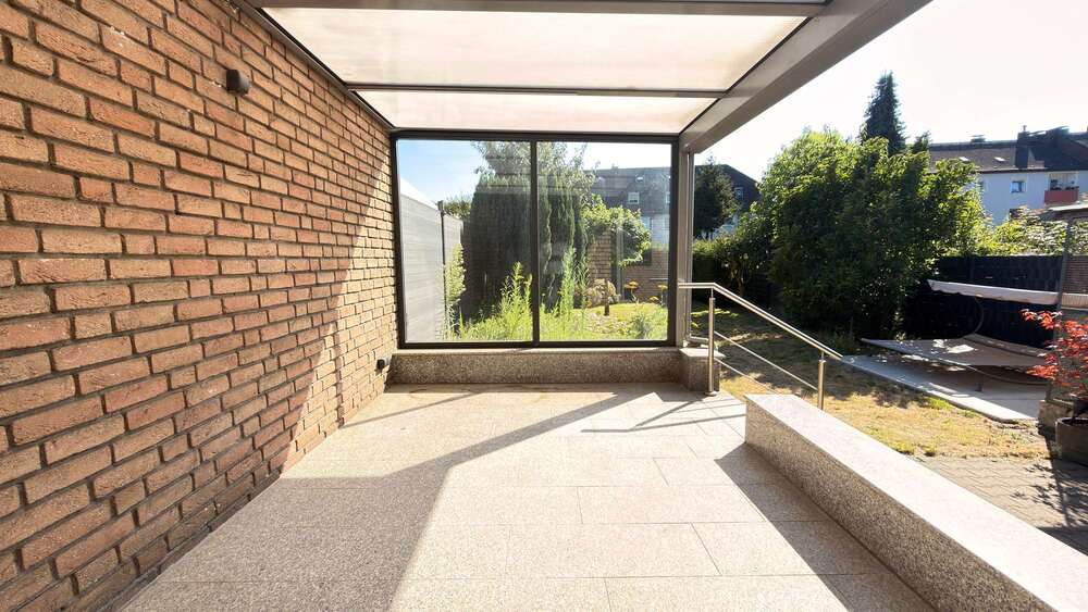 Kernsanierte Doppelhaushälfte mit ca. 106 m² Fläche, Garten, Garage und Einbauküche - Doppelhaushälfte Duisburg Hamborn | Angebot:27052641