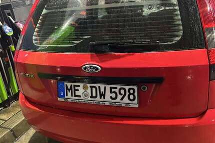 Ford Fiesta 136.000 km 1.750 &euro; velbert 42549