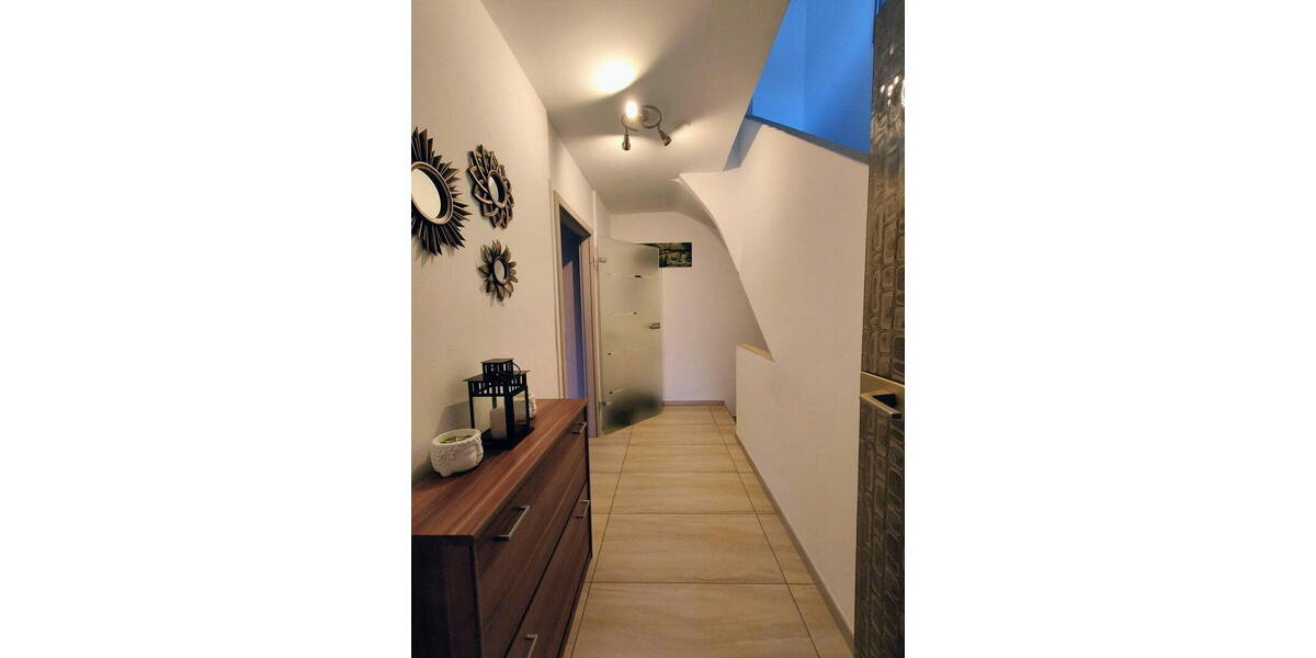 Reihenendhaus Duisburg Hochemmerich - 8 Zimmer, 160 m&sup2;, 498.000&euro; | Angebot:26188390