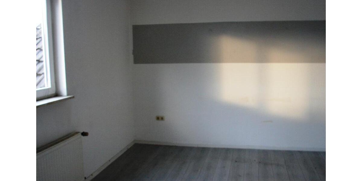 Dachgeschoßwohnung Gelsenkirchen Rotthausen - 3 Zimmer, 98 m&sup2;, 600&euro; | Angebot:26033838
