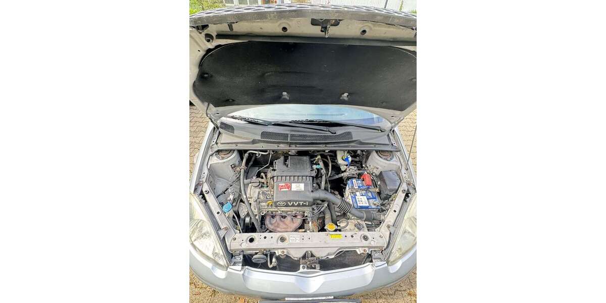 Toyota Yaris 147.000 km 3.700 &euro; bochum 44803