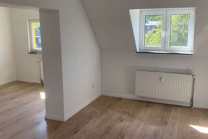 Wohnung Duis Neudorf-Süd - 6 Zimmer, 130 m&sup2;, 1.140&euro; | Angebot:25934019