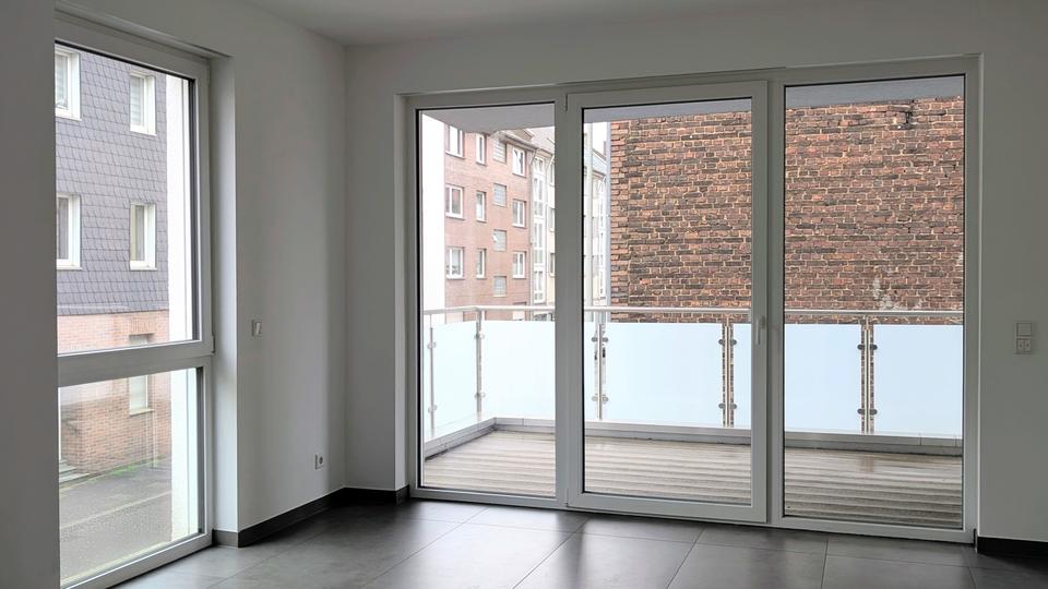 Etagenwohnung Duisburg Duisburg-Mitte - 2 Zimmer, 83 m&sup2;, 1.100&euro; | Angebot:25648648