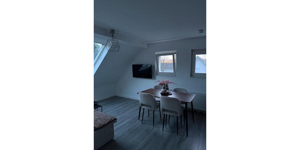 Dachgeschoßwohnung Duisburg Hochheide - 2 Zimmer, 40 m&sup2;, 532&euro; | Angebot:25753649