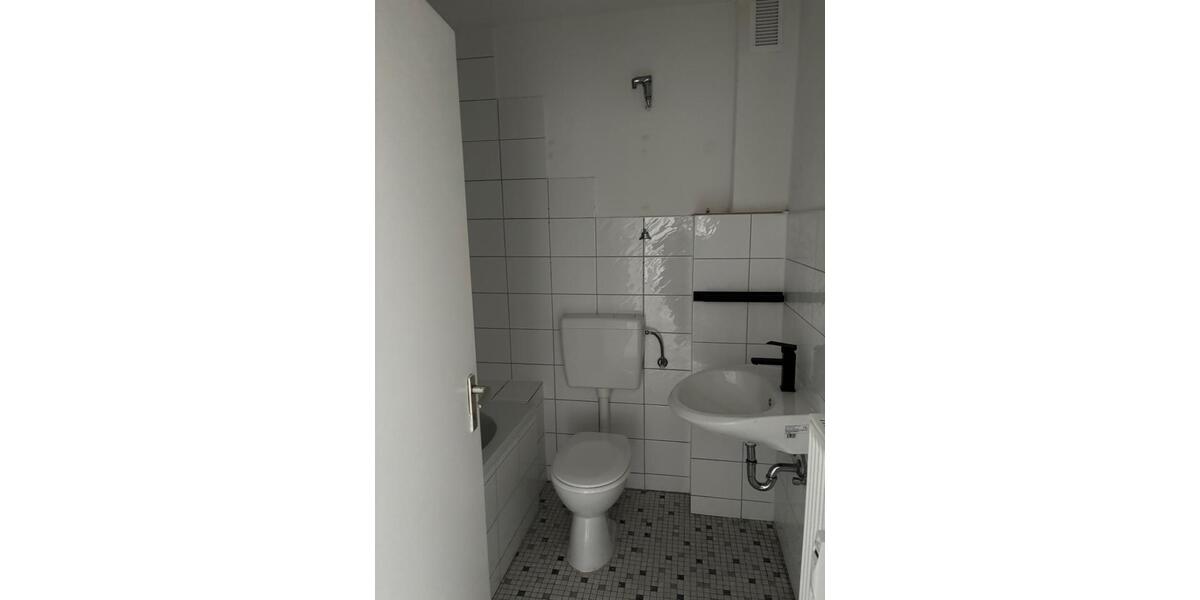 Etagenwohnung Oberhausen - 2 Zimmer, 64 m&sup2;, 450&euro; | Angebot:25992882