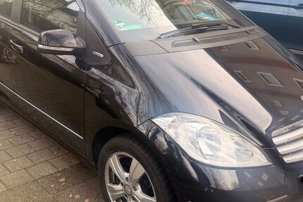 Mercedes-Benz A 160 220.000 km 2.450 &euro; Duisburg 47057