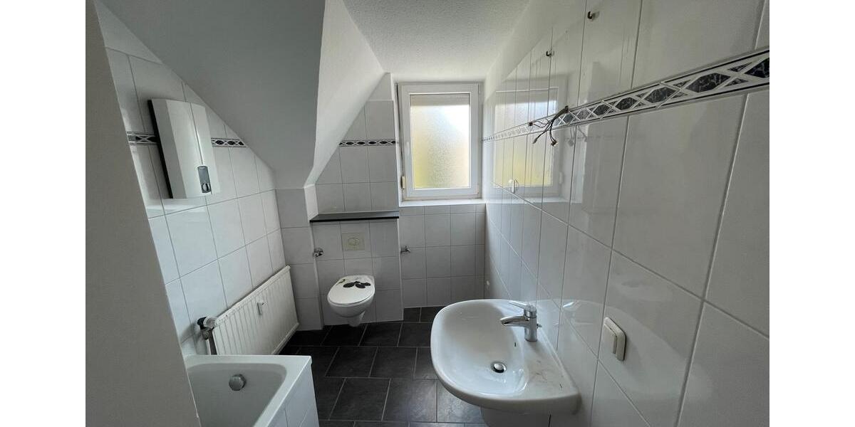 Dachgeschoßwohnung Gladbeck Alt-Rentfort - 3 Zimmer, 70 m&sup2;, 585&euro; | Angebot:25936378