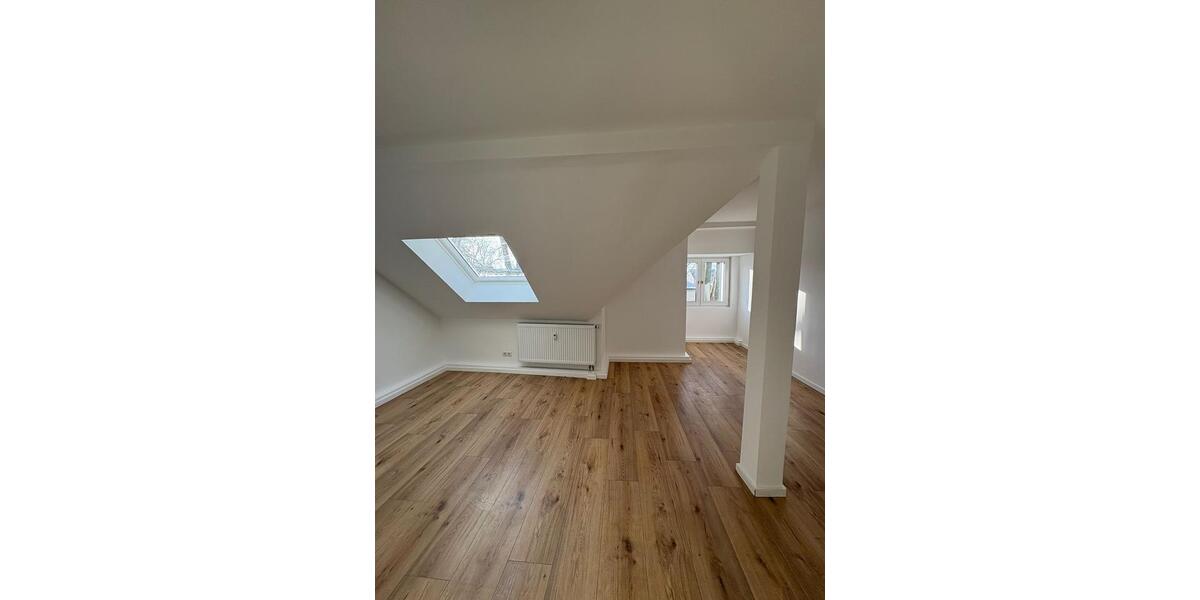 Dachgeschoßwohnung Oberhausen - 3.5 Zimmer, 103 m&sup2;, 750&euro; | Angebot:25750078