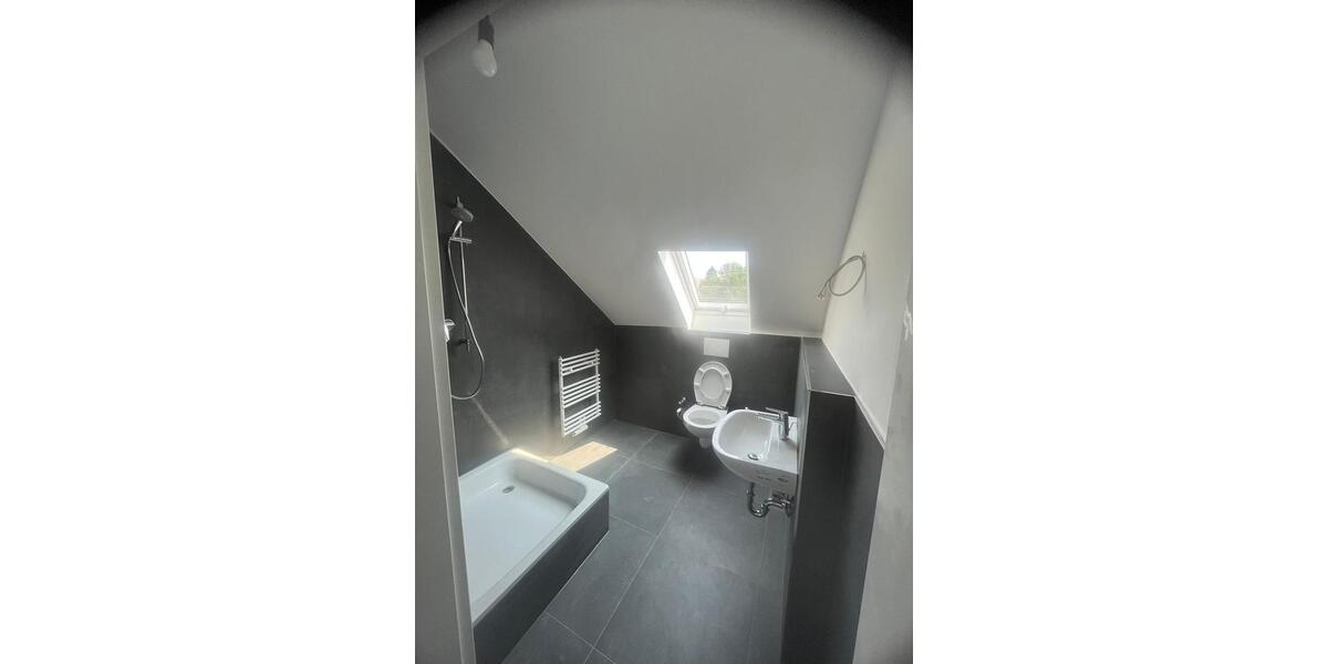 Dachgeschoßwohnung Gelsenkirchen Gelsenkirchen-West - 4 Zimmer, 80 m&sup2;, 640&euro; | Angebot:25646315