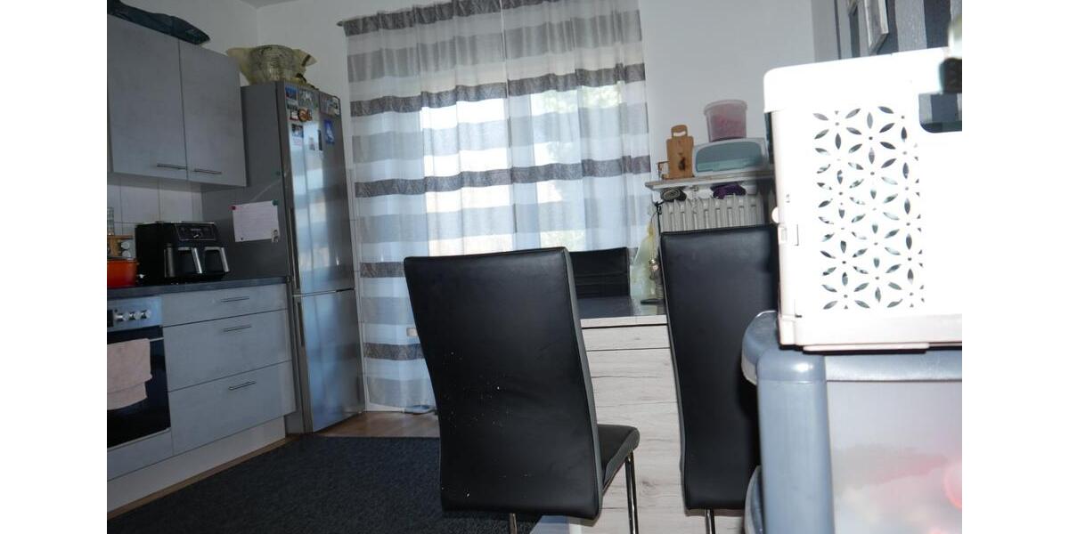 Etagenwohnung Duisburg Mittelmeiderich - 4 Zimmer, 100 m&sup2;, 798&euro; | Angebot:25754033