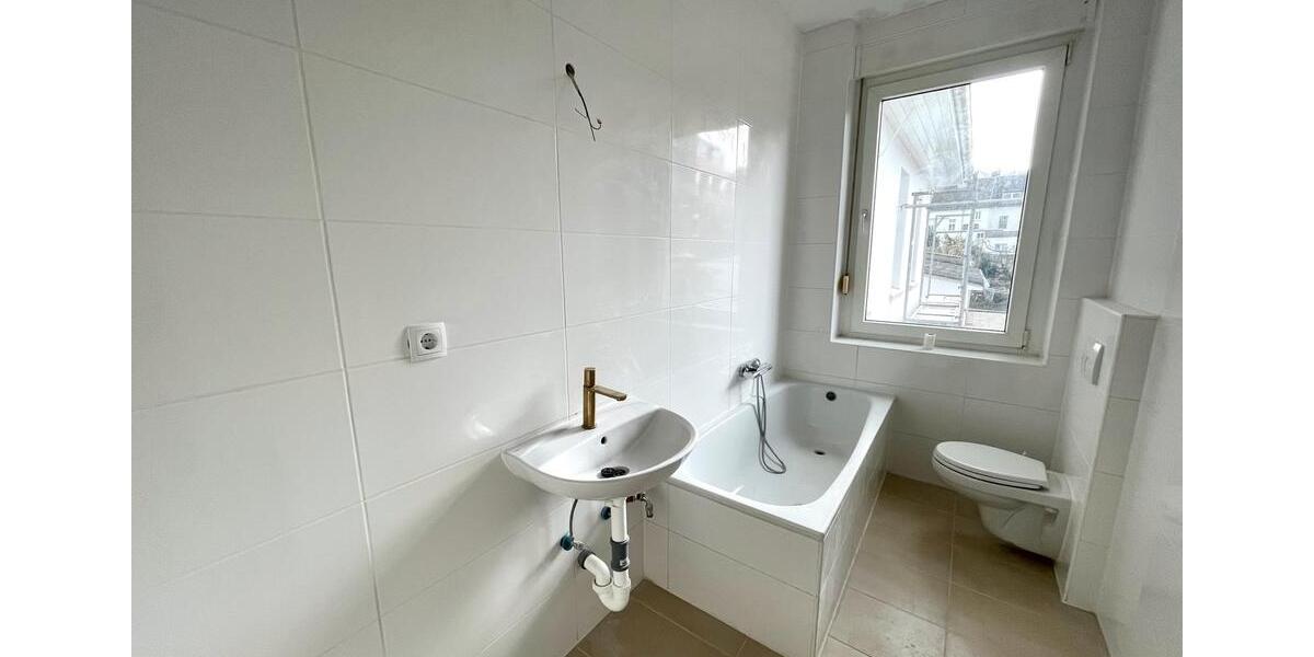 Etagenwohnung Mülheim an der Ruhr - 3 Zimmer, 100 m&sup2;, 1.300&euro; | Angebot:25990093