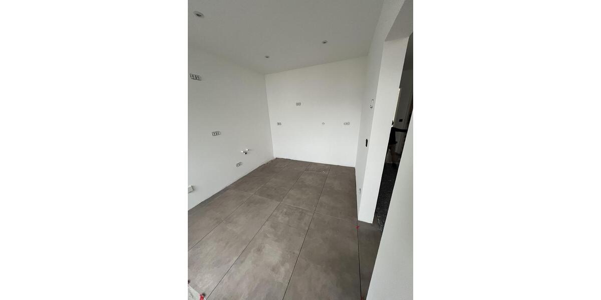Reihenhaus Duisburg Hochheide - 4 Zimmer, 105 m&sup2;, 1.480&euro; | Angebot:26600434
