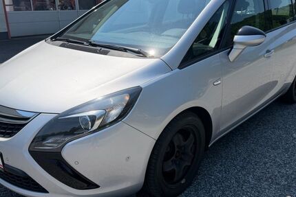 Opel Zafira 199.000 km 3.999 &euro; Marl 45772