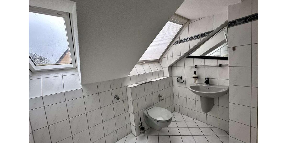 Dachgeschoßwohnung Oberhausen - 3 Zimmer, 85 m&sup2;, 595&euro; | Angebot:26532496