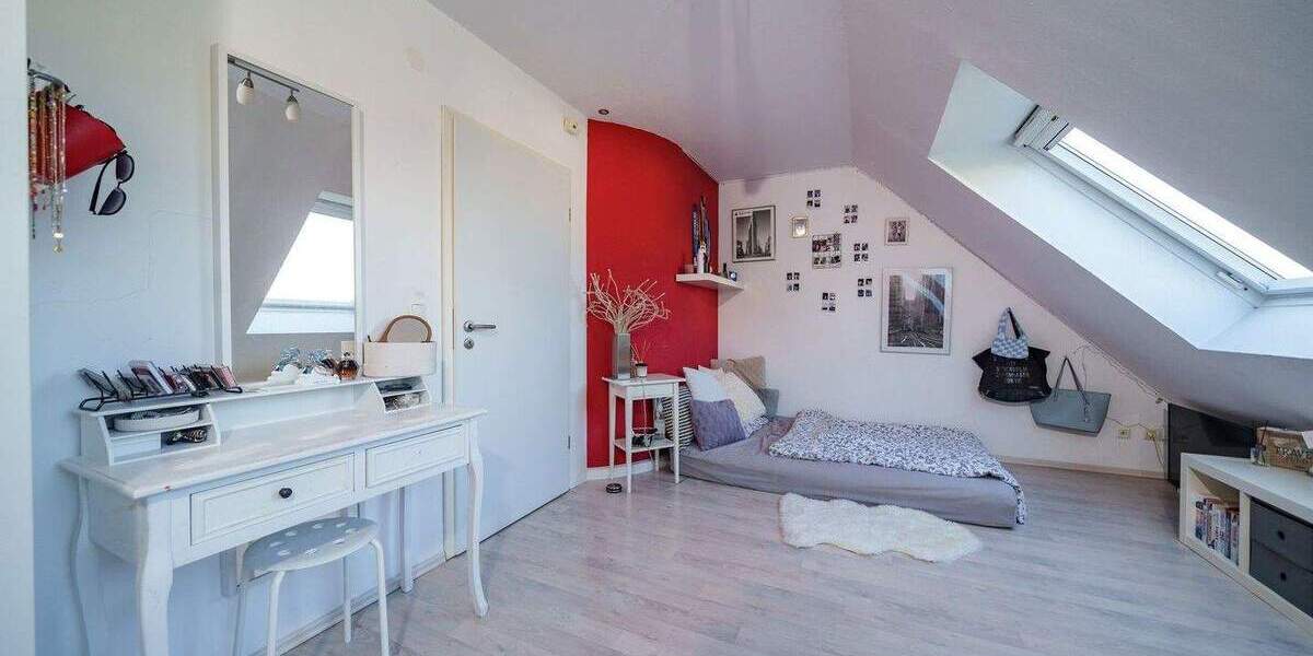 Etagenwohnung Bochum Dahlhausen - 8 Zimmer, 220 m&sup2;, 449.000&euro; | Angebot:25721357