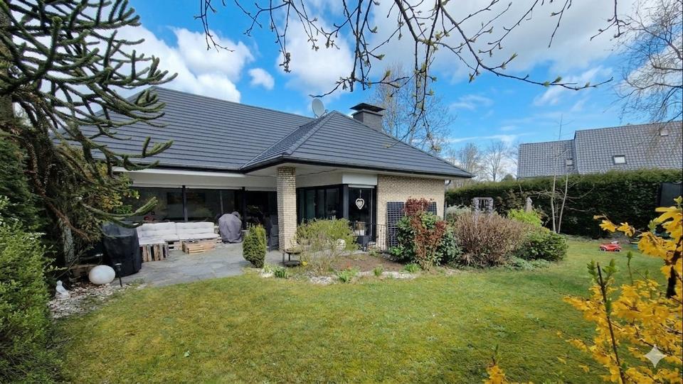 Einfamilienhaus Wesel - 8 Zimmer, 200 m&sup2;, 2.850&euro; | Angebot:26595947
