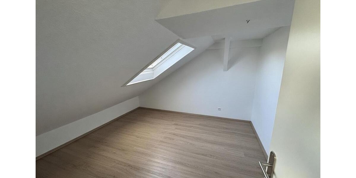 Dachgeschoßwohnung Gelsenkirchen Gelsenkirchen-West - 2 Zimmer, 47 m&sup2;, 350&euro; | Angebot:25532992