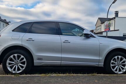 Audi Q5 124.765 km 15.999 &euro; Recklinghausen 45663
