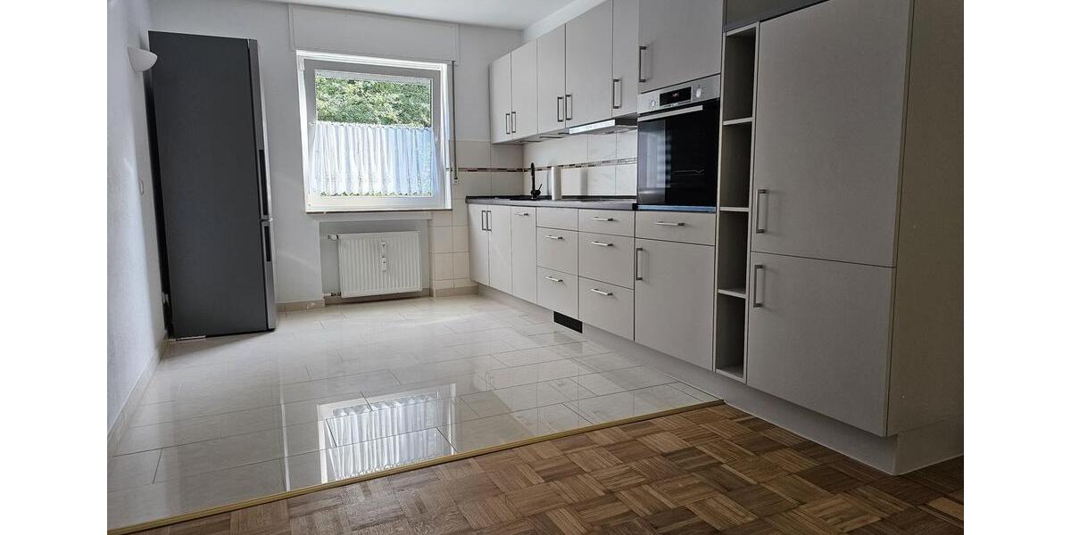 Erdgeschoßwohnung Gladbeck - 3 Zimmer, 101 m&sup2;, 990&euro; | Angebot:26033917