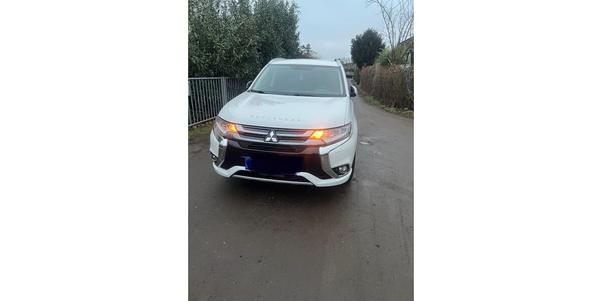 Mitsubishi Plug-in Hybrid Outlander 175.000 km 13.400 &euro; Essen 45143