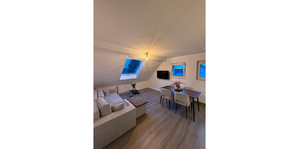 Dachgeschoßwohnung Duisburg Hochheide - 2 Zimmer, 40 m&sup2;, 532&euro; | Angebot:25753647