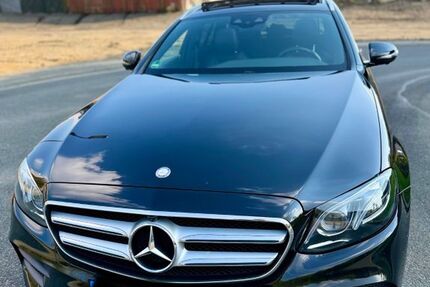 Mercedes-Benz 220 172.767 km 25.600 &euro; Marl 45772