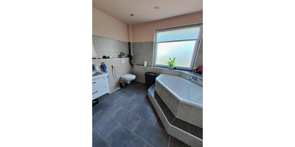 Reihenendhaus Duisburg Hochemmerich - 8 Zimmer, 160 m&sup2;, 498.000&euro; | Angebot:26188390