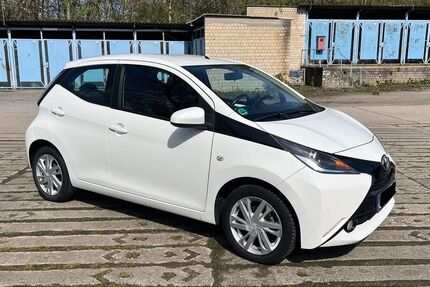 Toyota Aygo (X) 125.000 km 5.600 &euro; Duisburg 47259