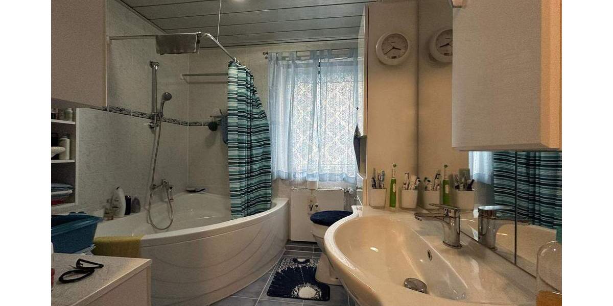 Etagenwohnung Essen Altenessen-Süd - 3 Zimmer, 88 m&sup2;, 140.000&euro; | Angebot:25686502