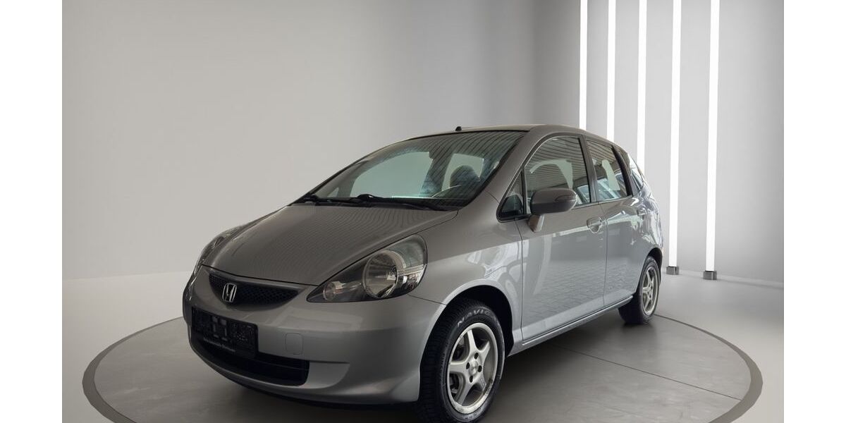 Honda Jazz 108.000 km 3.490 &euro; Oberhausen 46045