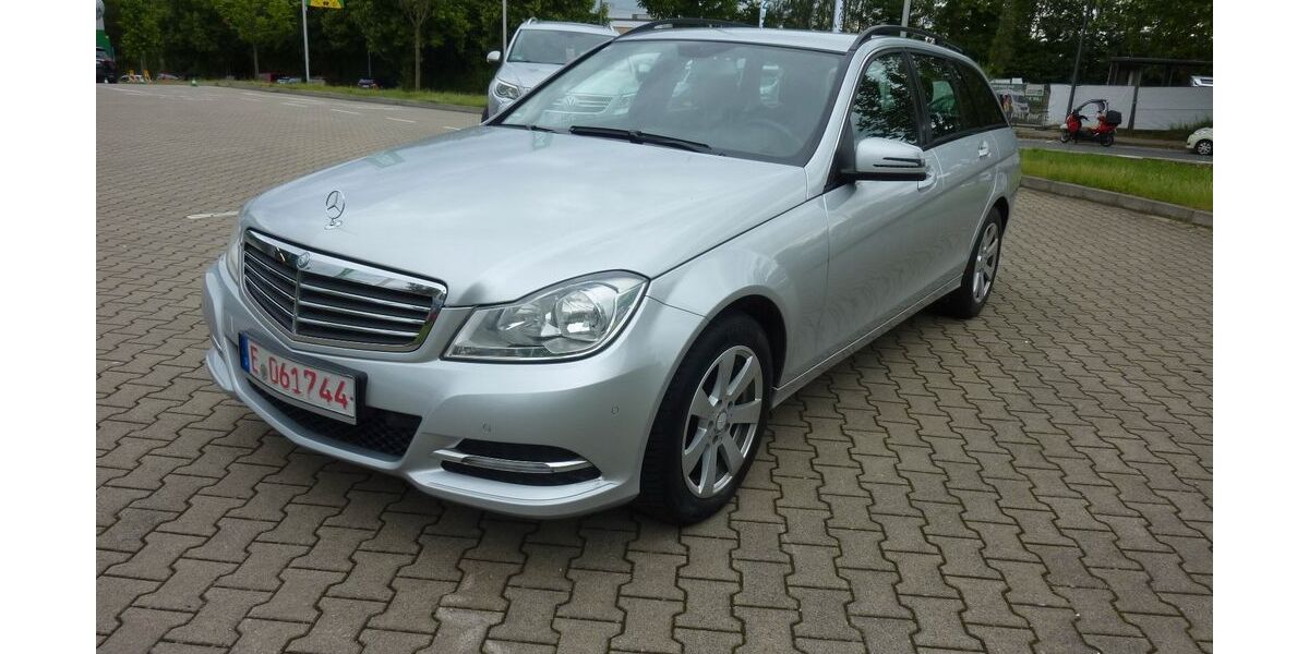 Mercedes-Benz C 180 240.000 km 5.450 &euro; Essen 45144