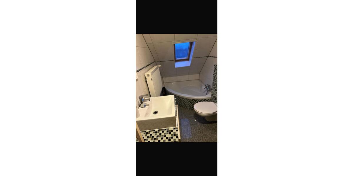 Maisonettenwohnung Duisburg Hamborn - 6.5 Zimmer, 165 m&sup2;, 1.350&euro; | Angebot:26038163